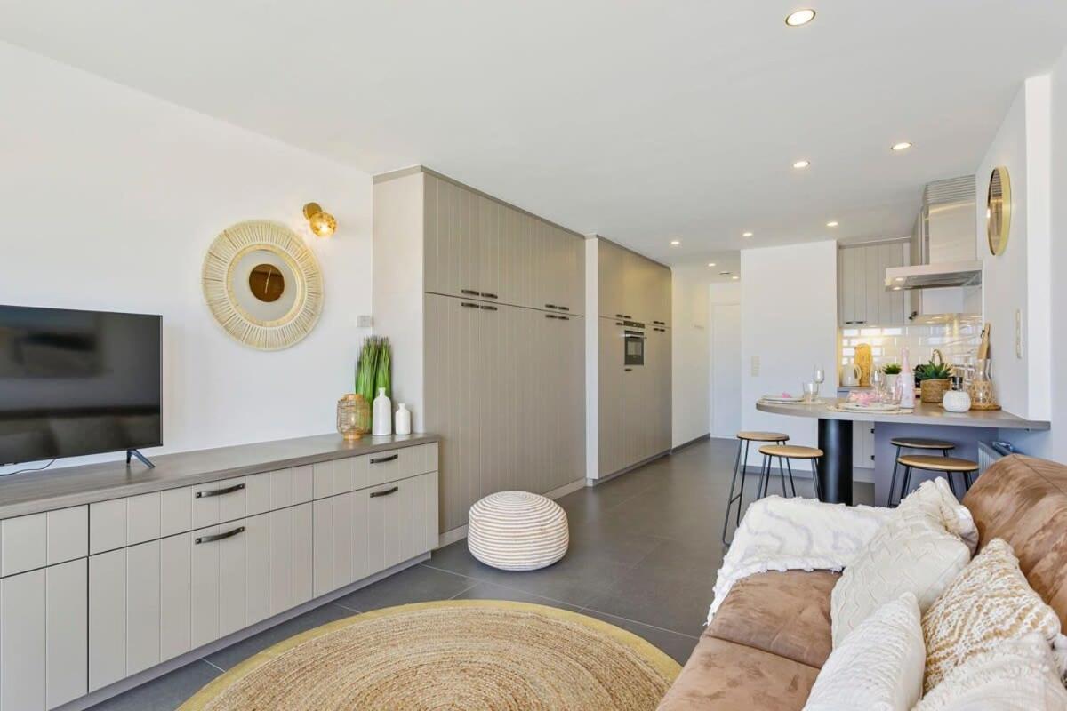 Huswell - Studio With Great Sea View On Terrace Knokke-Heist Exteriör bild